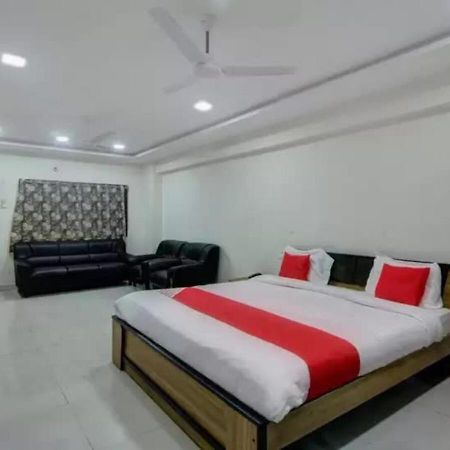 Hotel Santoshi Hometel Raichur Екстер'єр фото