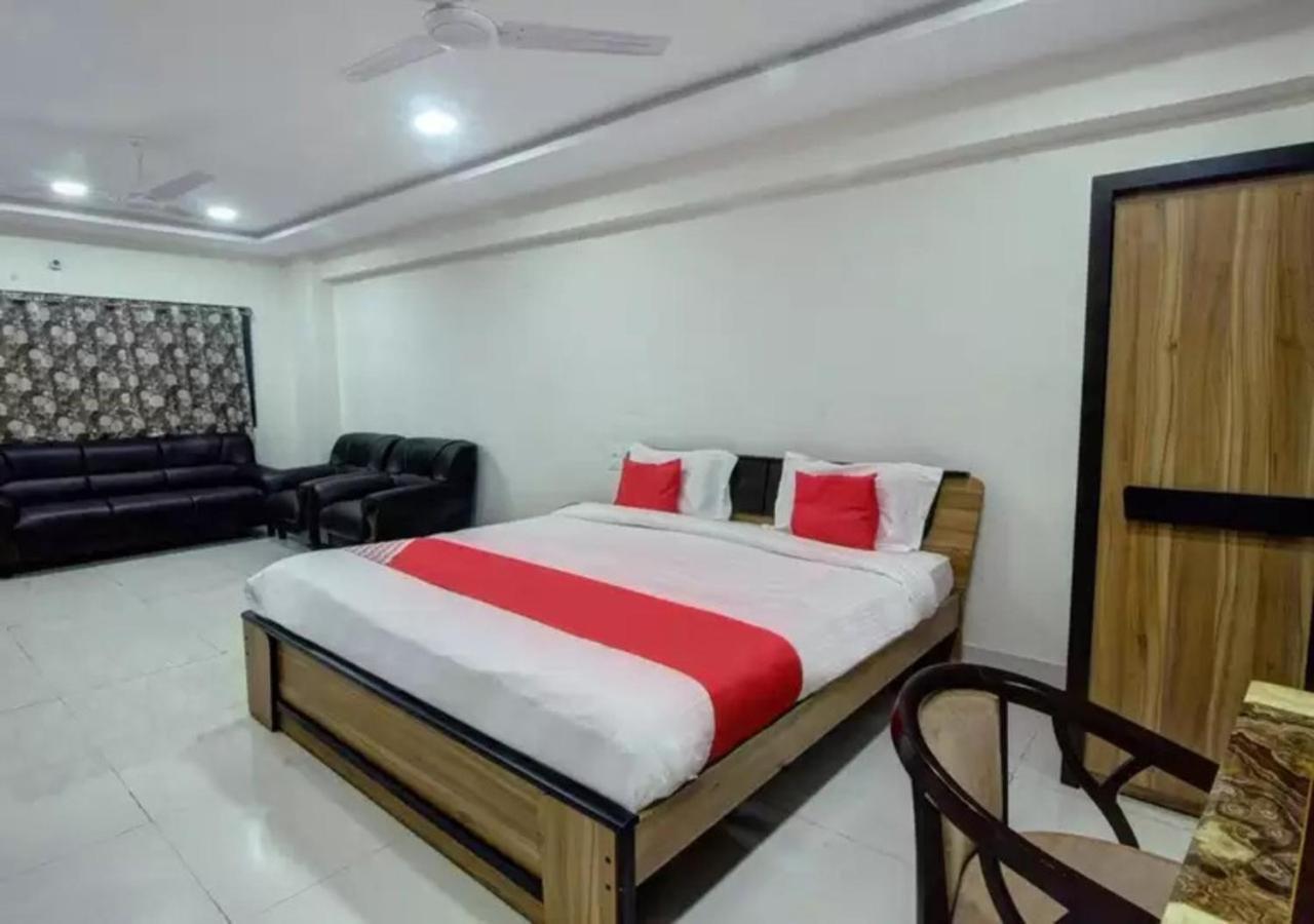 Hotel Santoshi Hometel Raichur Екстер'єр фото