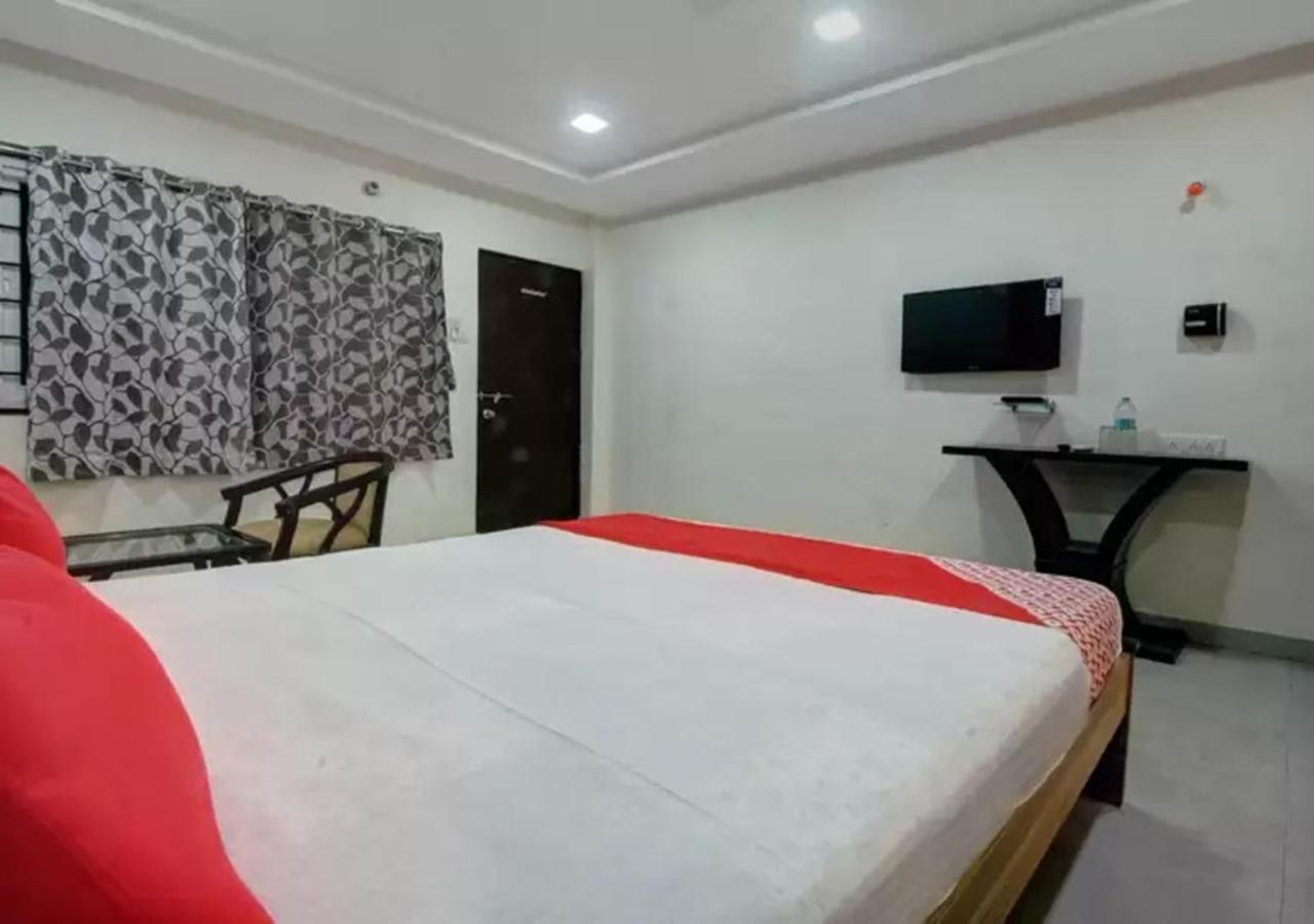 Hotel Santoshi Hometel Raichur Екстер'єр фото