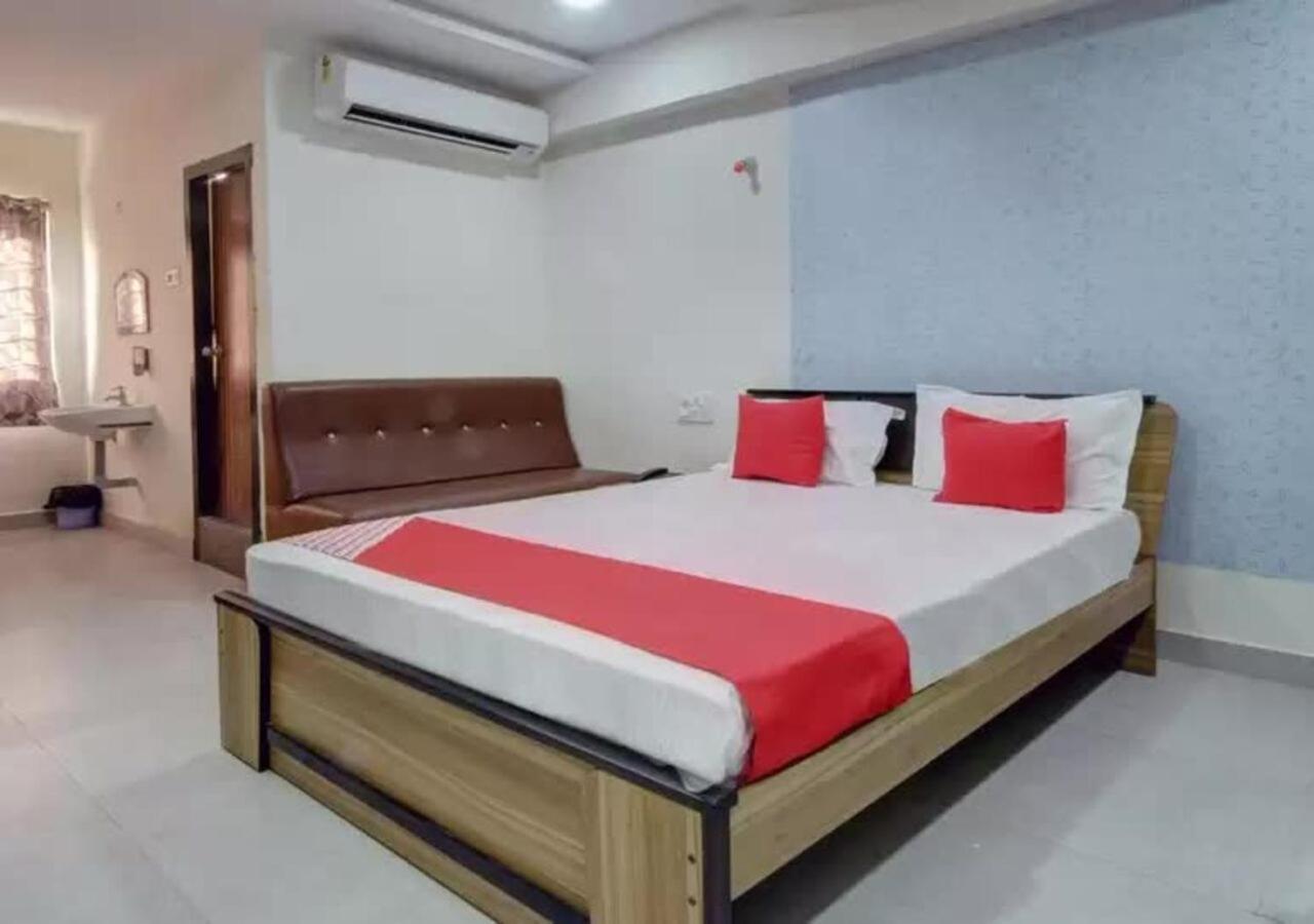 Hotel Santoshi Hometel Raichur Екстер'єр фото