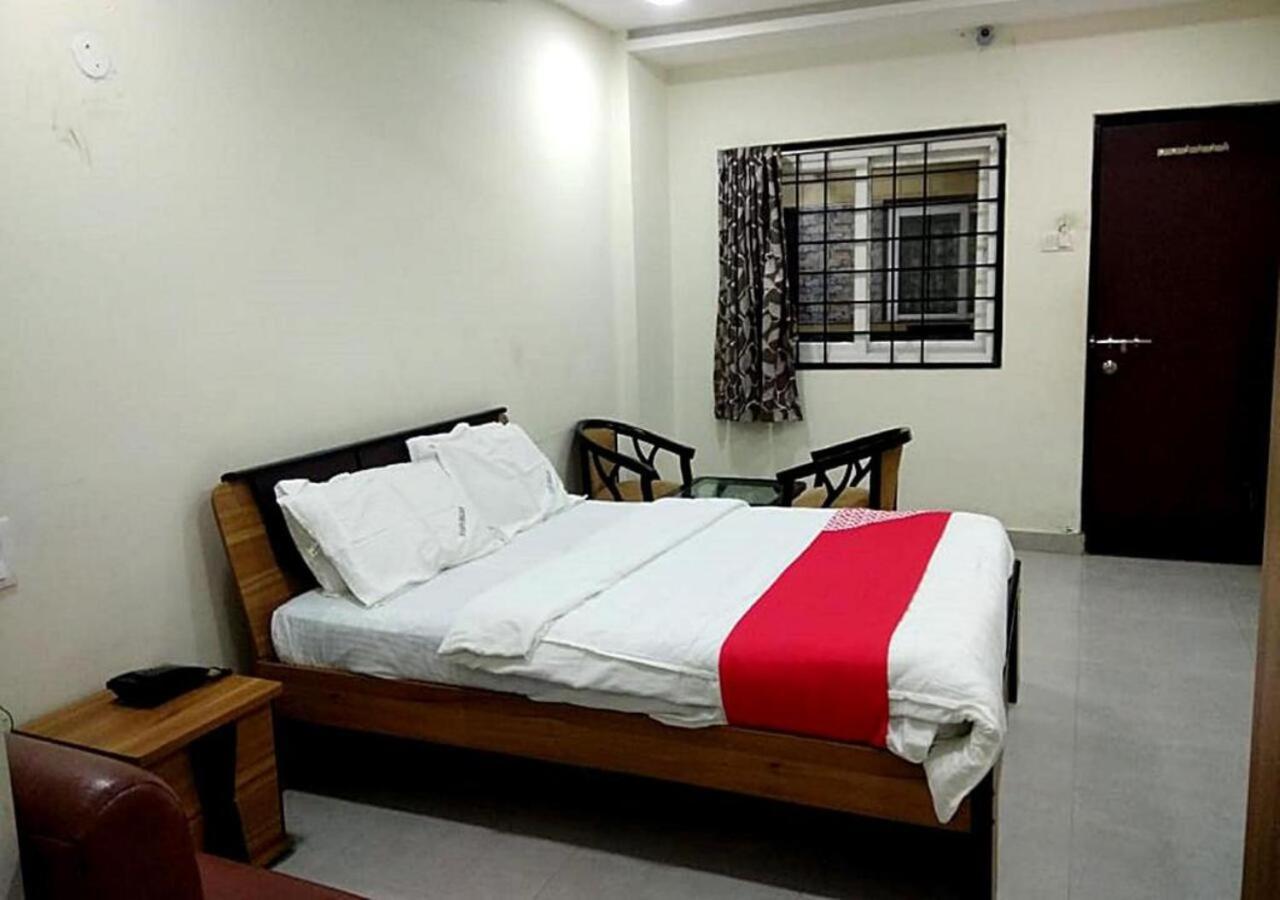 Hotel Santoshi Hometel Raichur Екстер'єр фото