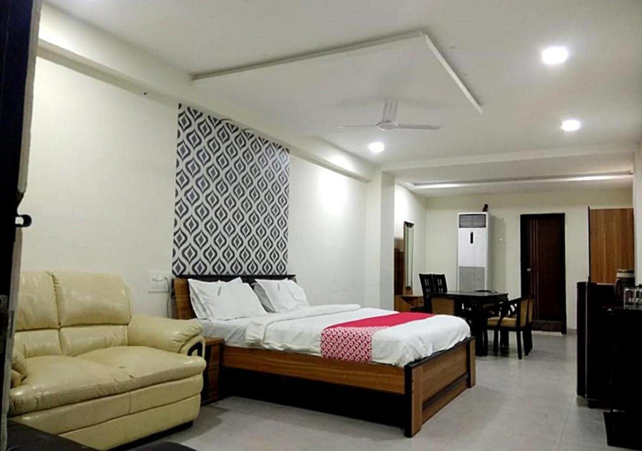 Hotel Santoshi Hometel Raichur Екстер'єр фото