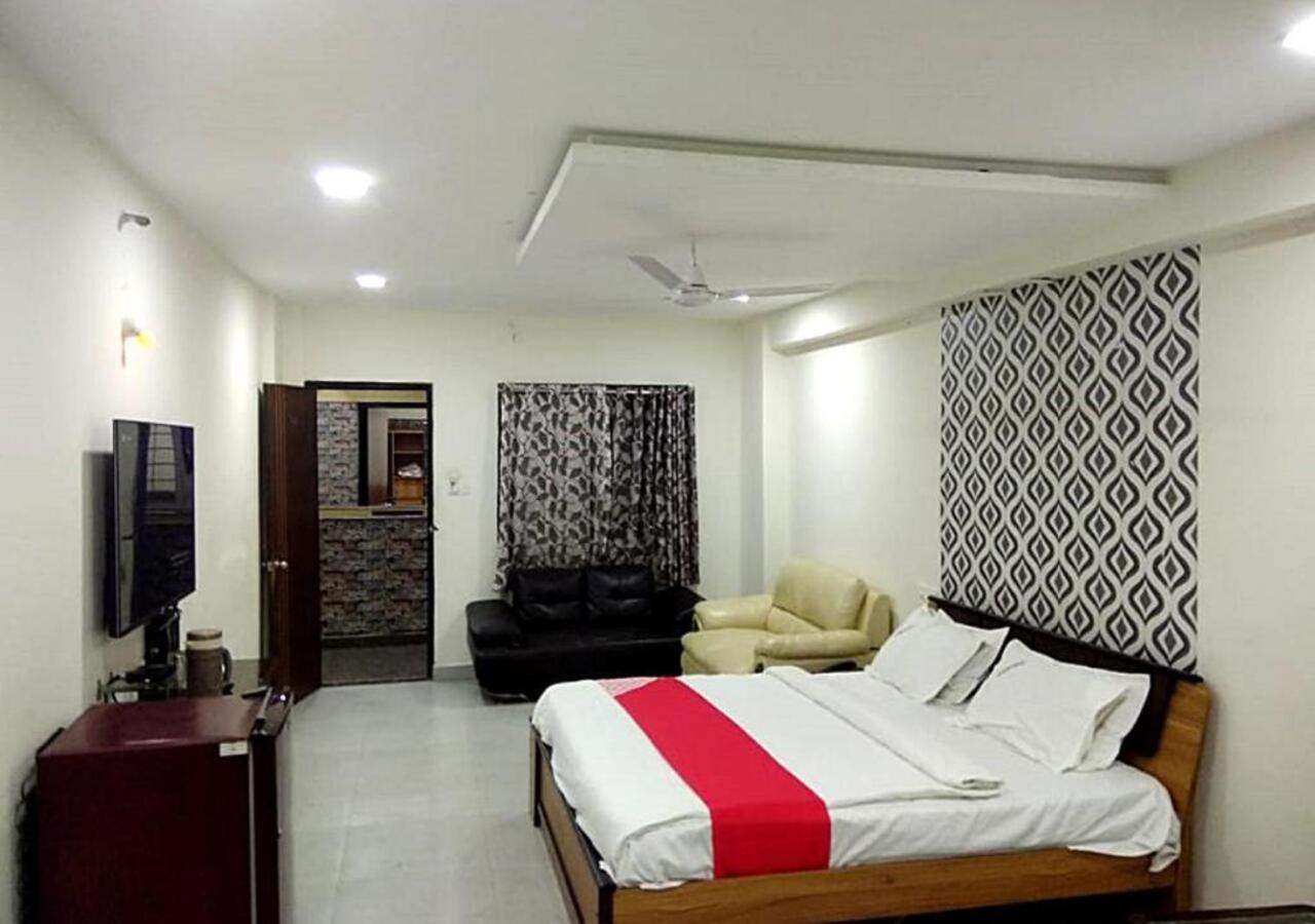Hotel Santoshi Hometel Raichur Екстер'єр фото